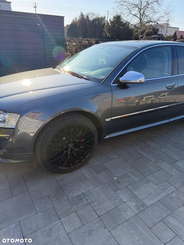 Audi S8 - 3