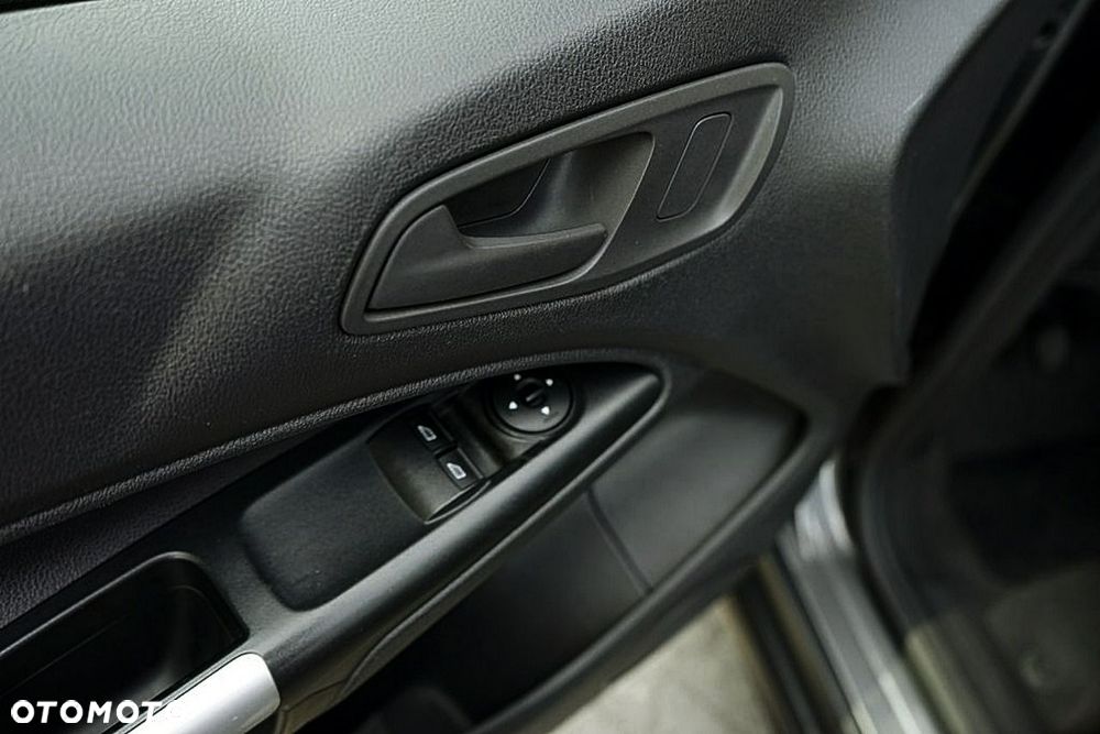 Ford Transit Connect - 14