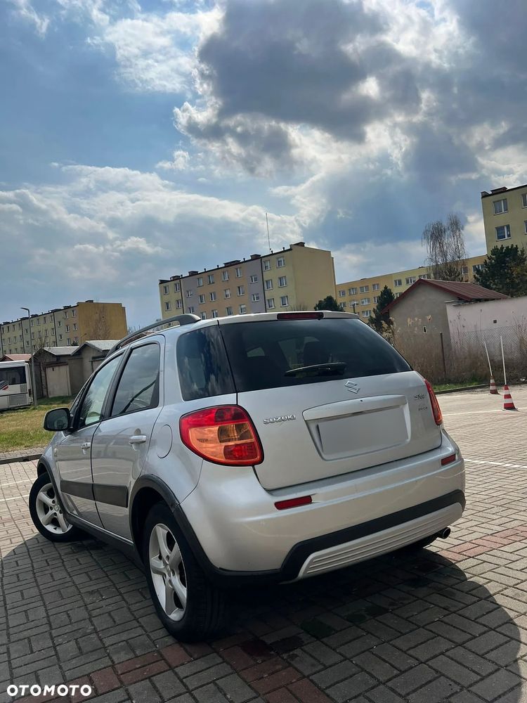 Suzuki SX4 1.9 DDiS DPF 4x2 Comfort - 11