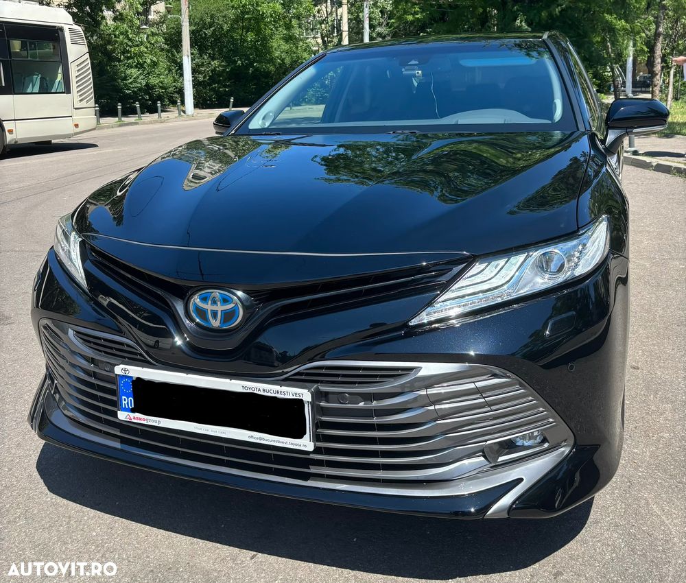 Toyota Camry Luxury - 15