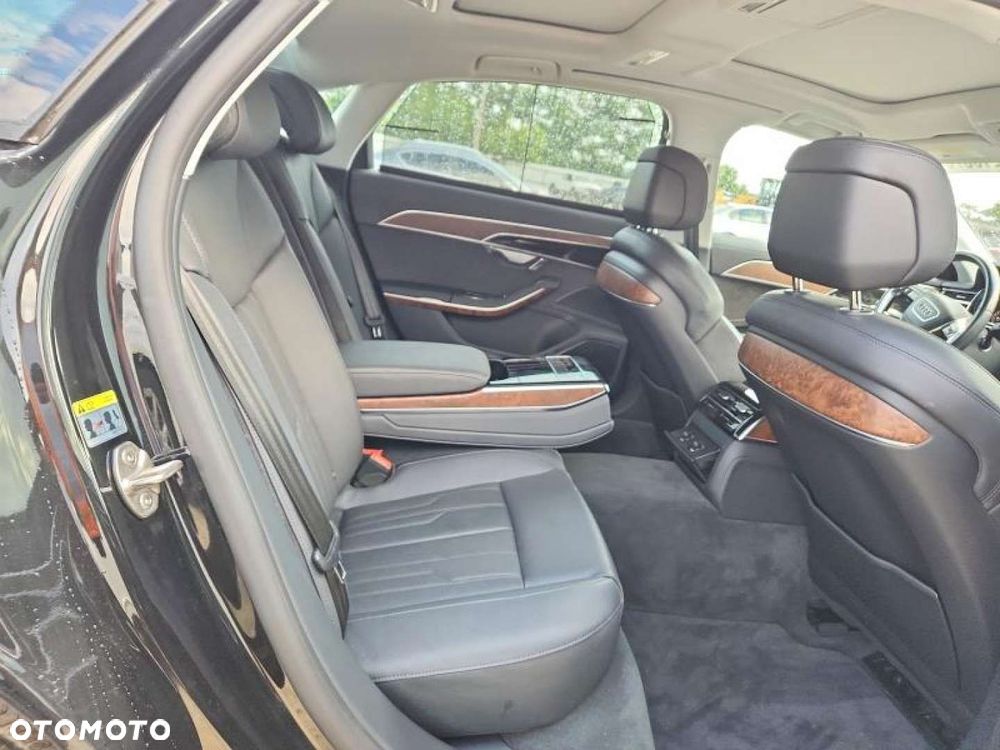 Audi A8 - 12
