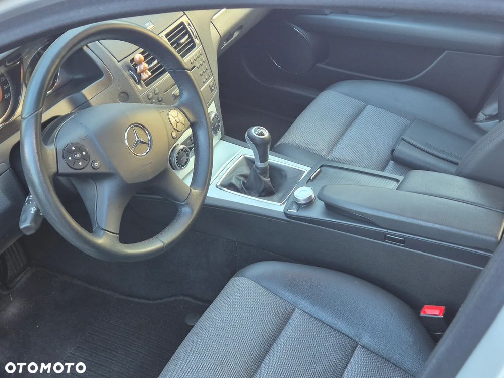 Mercedes-Benz Klasa C 180 K BlueEff Avantgarde - 10