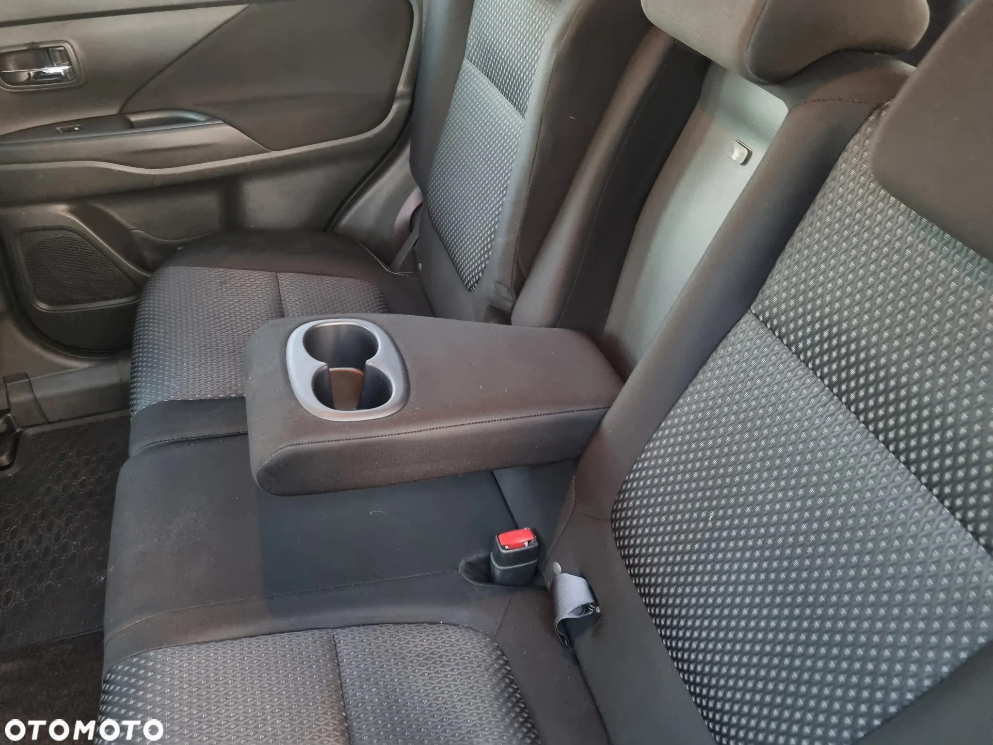 Mitsubishi Outlander 2.2 DID Intense + 4WD - 17