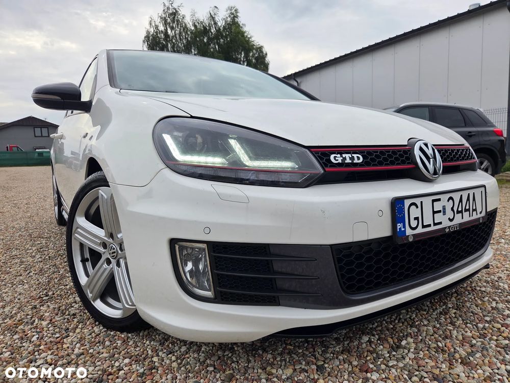 Volkswagen Golf - 1