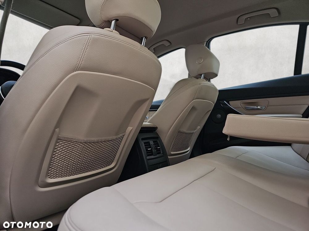 BMW Seria 3 328i xDrive - 33