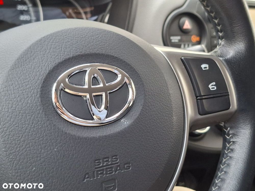 Toyota Yaris 1.33 Premium EU6 - 19