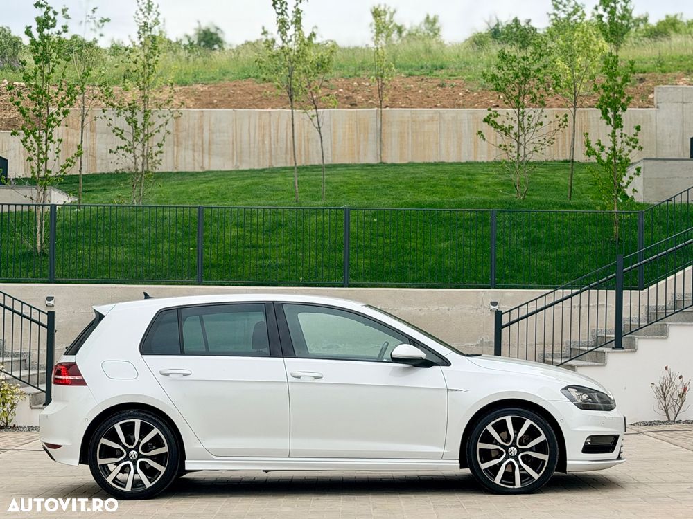 Volkswagen Golf - 10