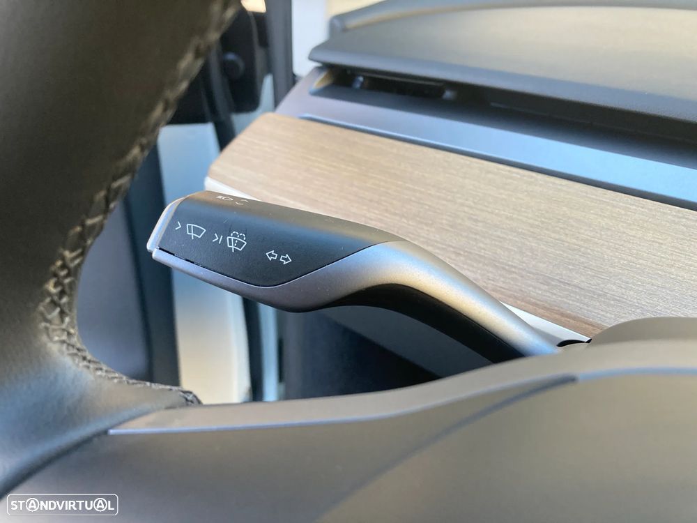 Tesla Model Y RWD - 16