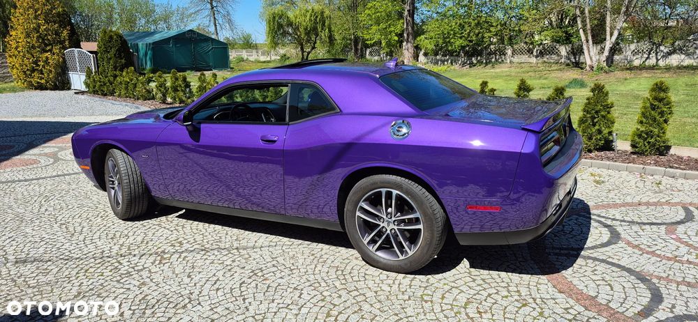 Dodge Challenger - 9