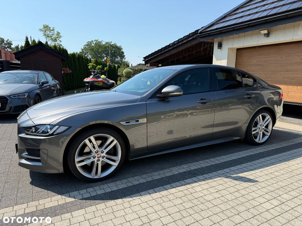 Jaguar XE 20d AWD R-Sport - 18