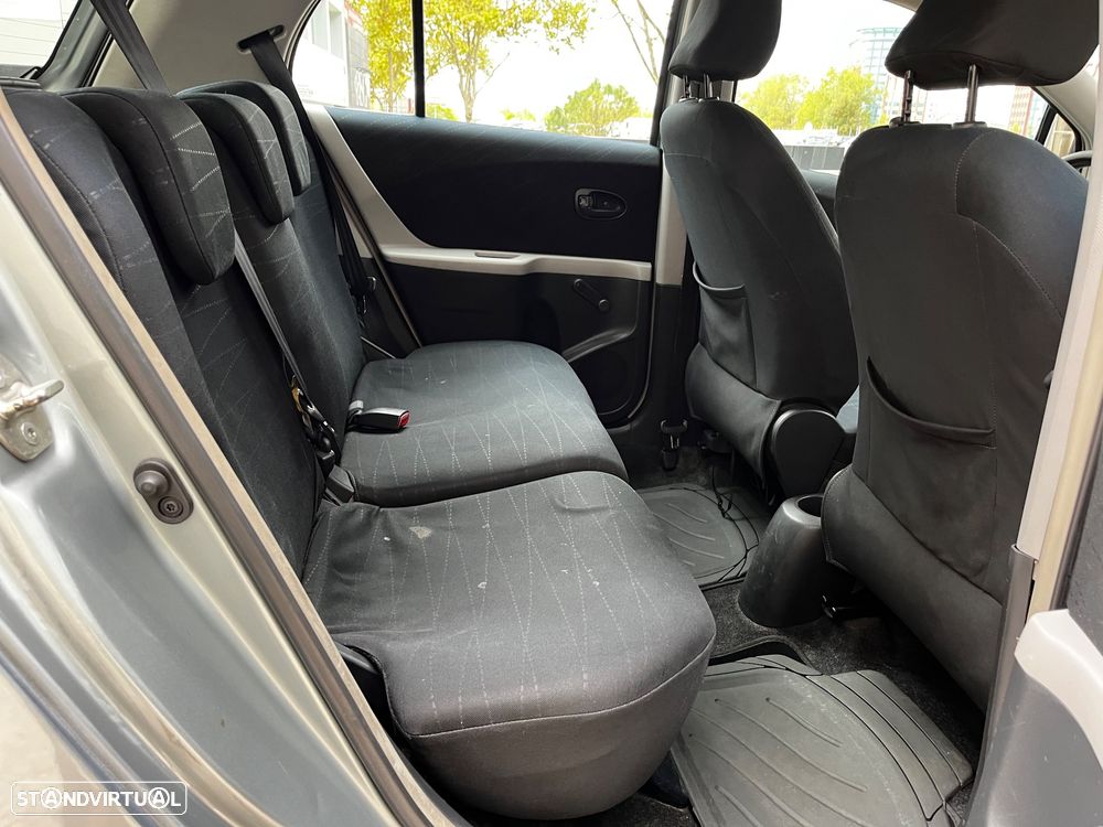 Toyota Yaris 1.0 VVT-i AC - 12
