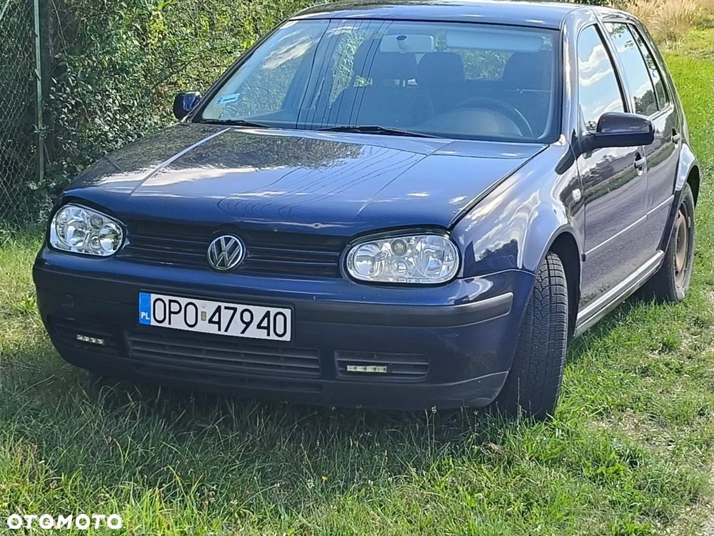 Volkswagen Golf - 1