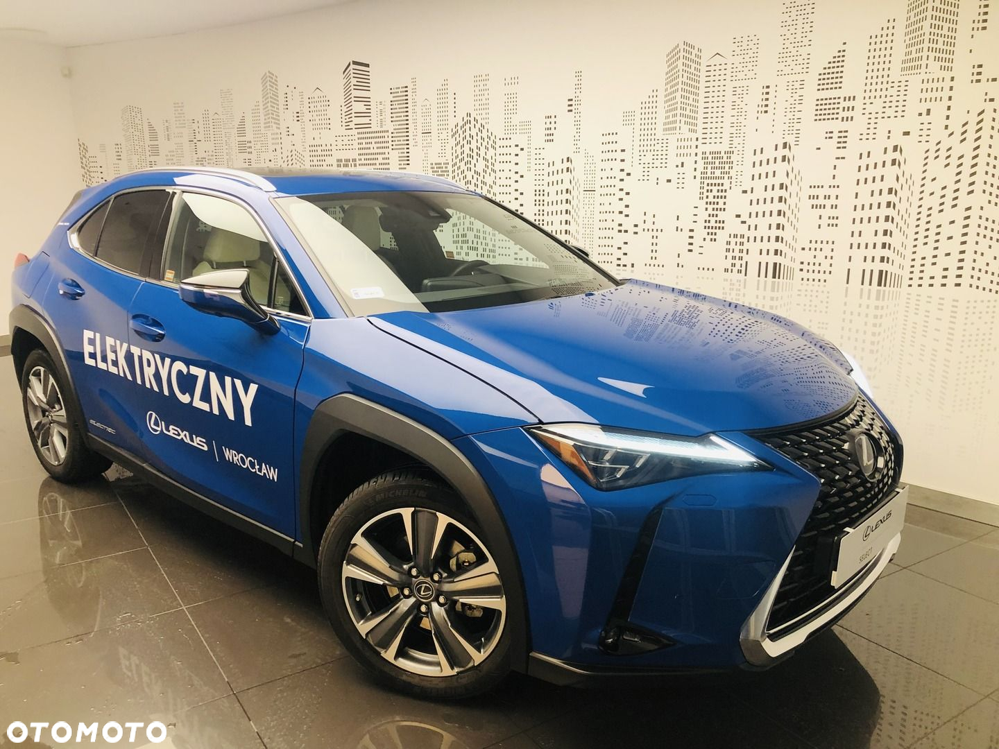 Lexus UX - 3