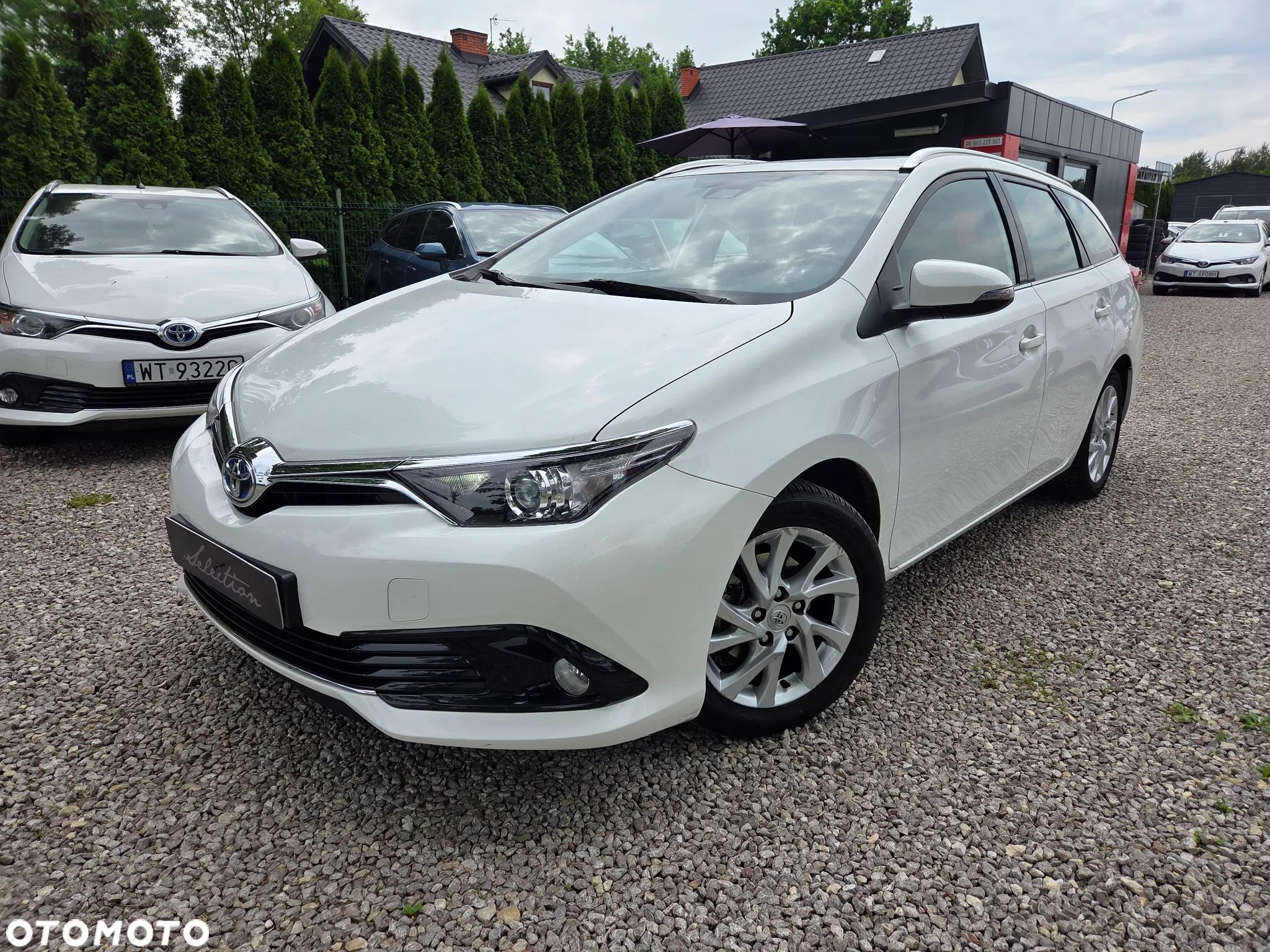Toyota Auris 1.8 VVT-i Hybrid Automatik Touring Sports Edition - 1
