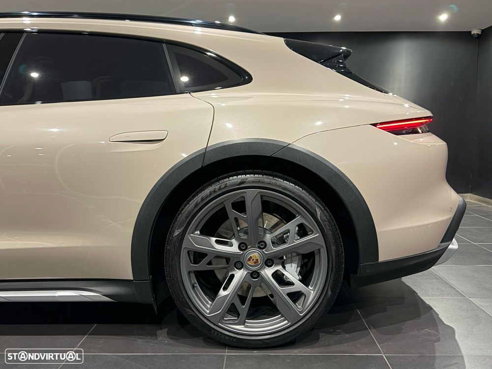 Porsche Taycan Cross Turismo Turbo - 8