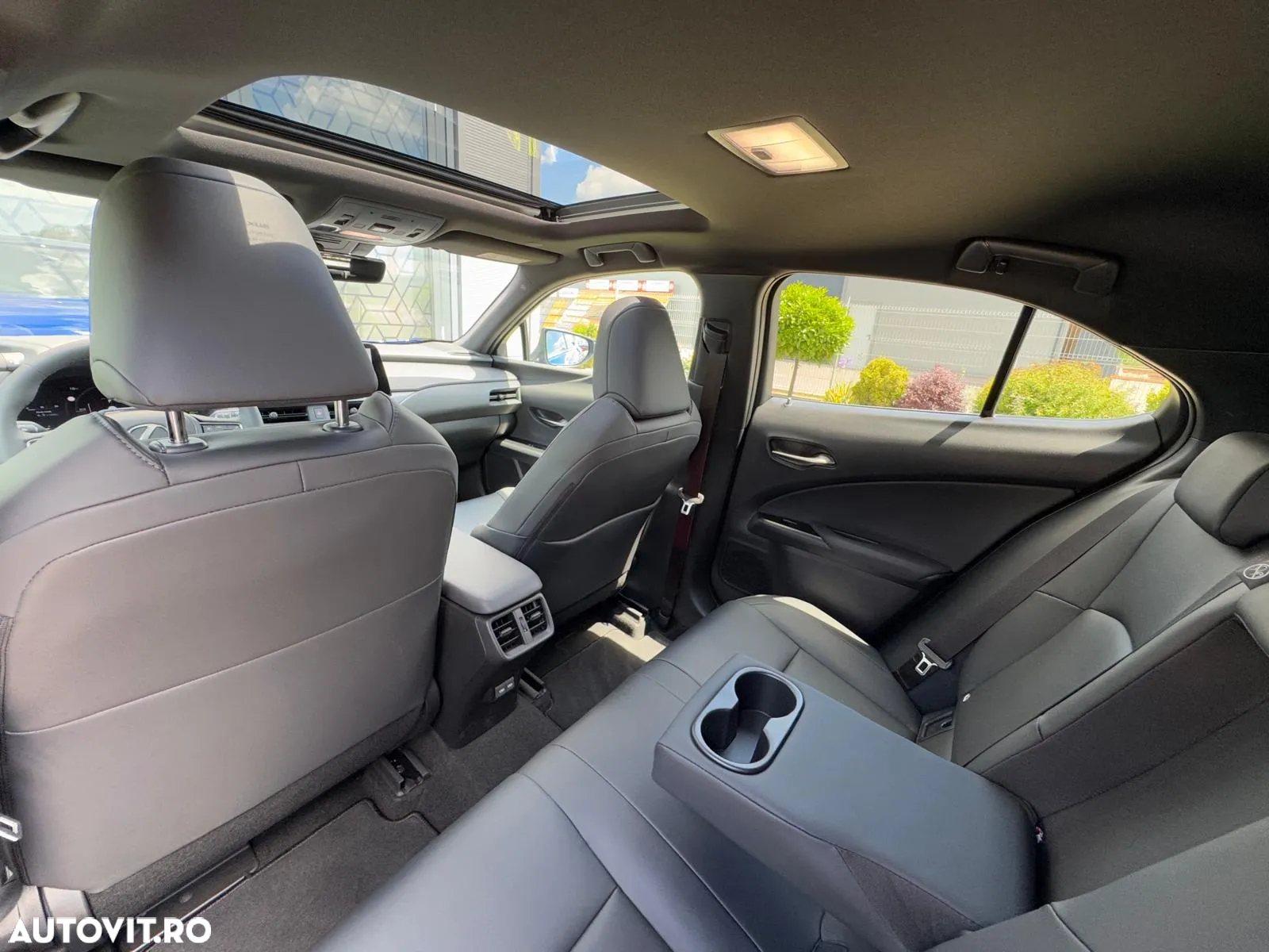 Lexus UX 300h FWD CVT HEV F Sport Design - 17