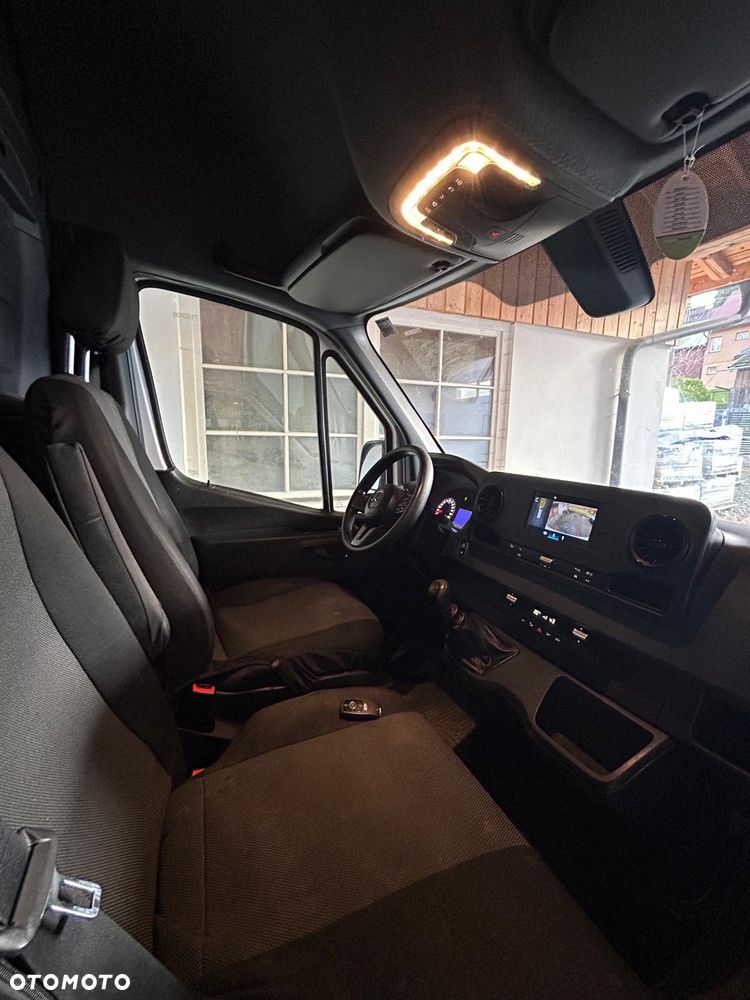 Mercedes-Benz Sprinter - 8