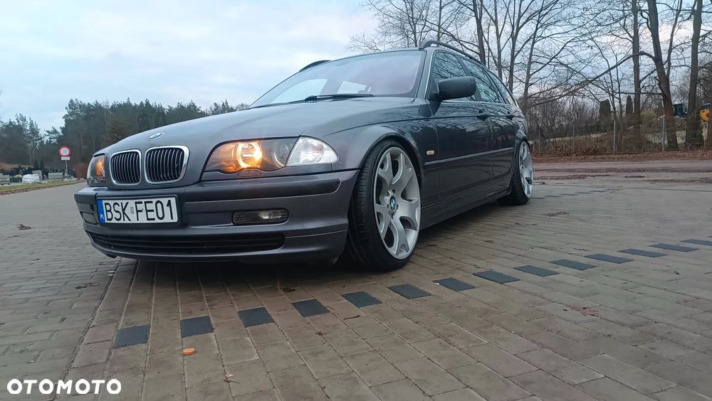 BMW Seria 3 320i - 5