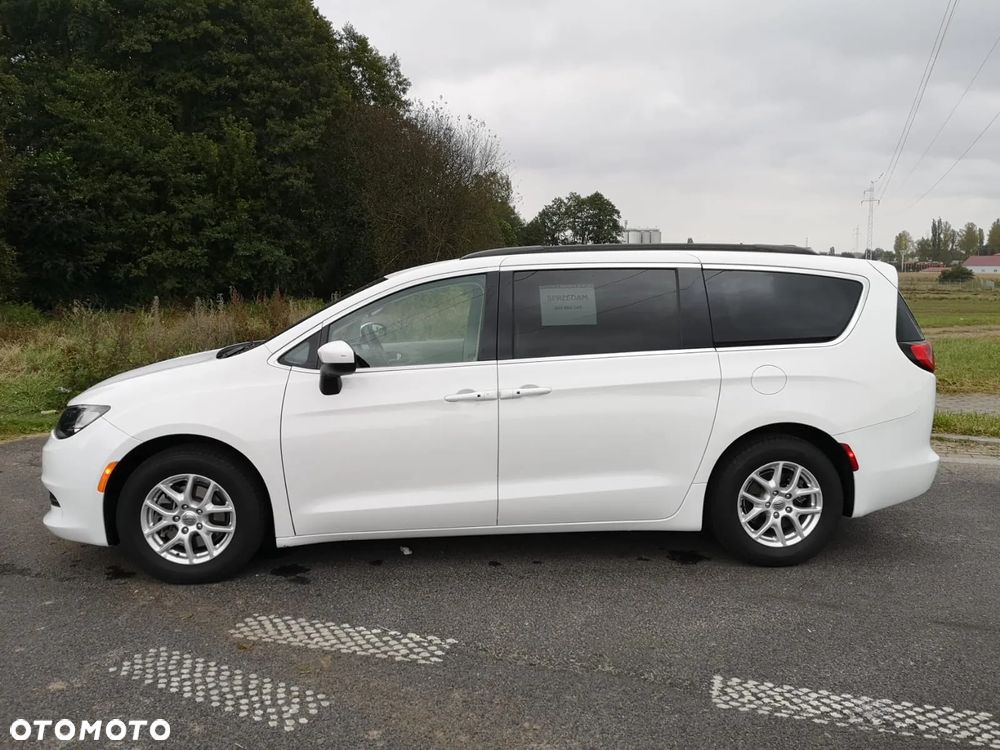 Chrysler Pacifica - 3