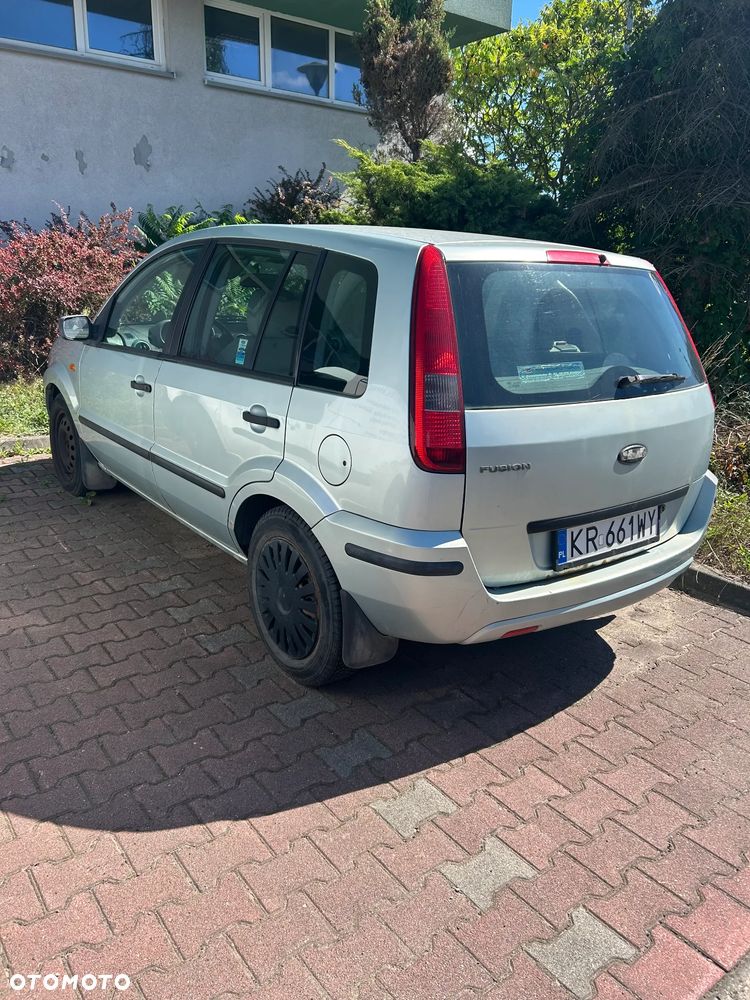 Ford Fusion - 2