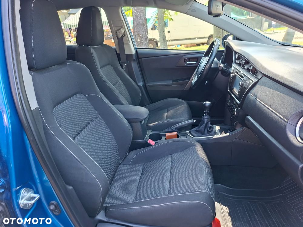 Toyota Auris - 13