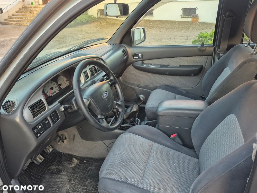 Ford Ranger XLT - 12