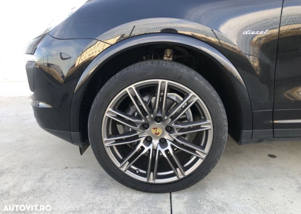 Porsche Cayenne 3.0 L - 4