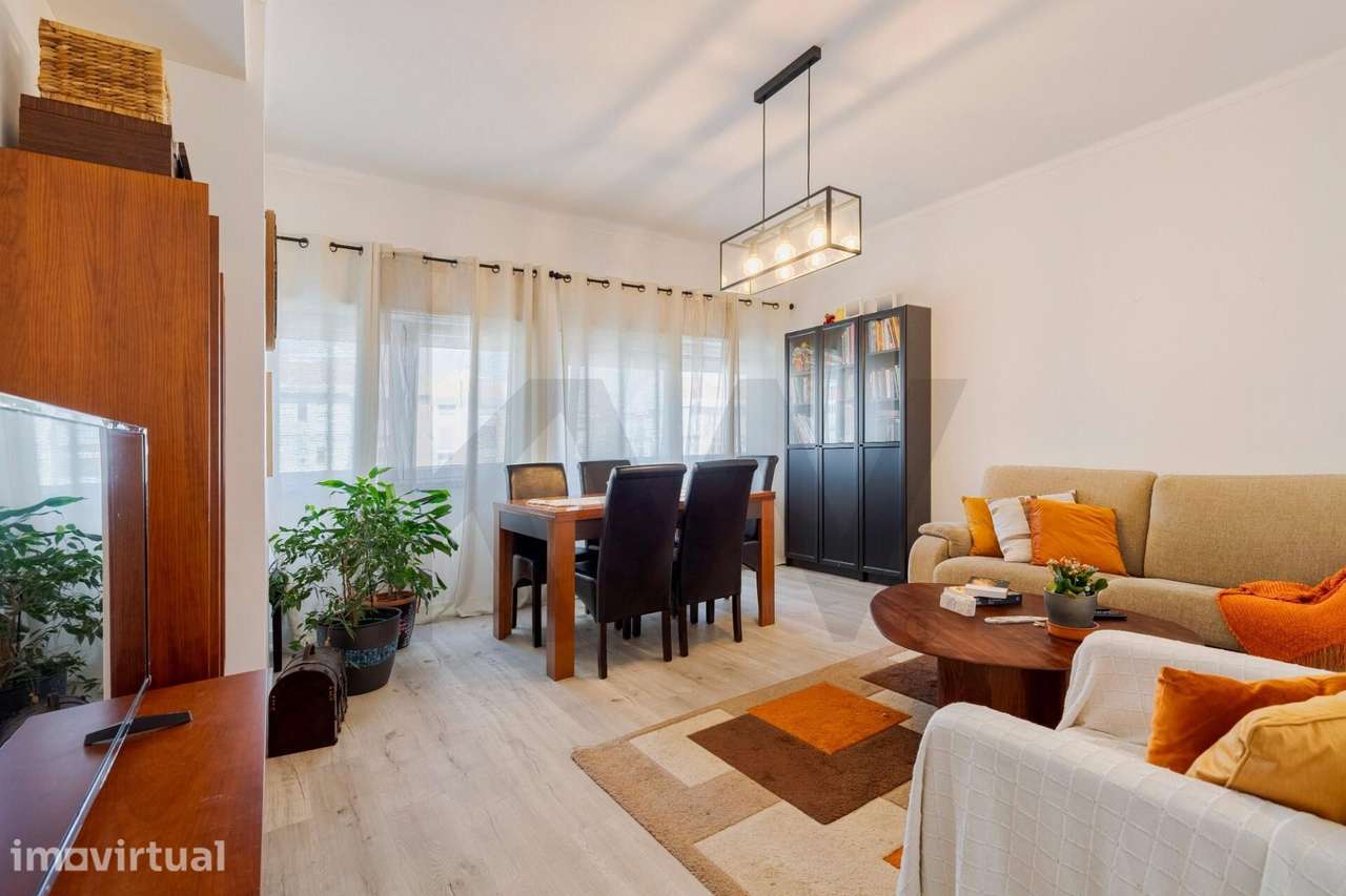 Apartamento T2 c/ Varanda Onde a Luz Encontra o Acolhimento | Amora - - Grande imagem: 4/34