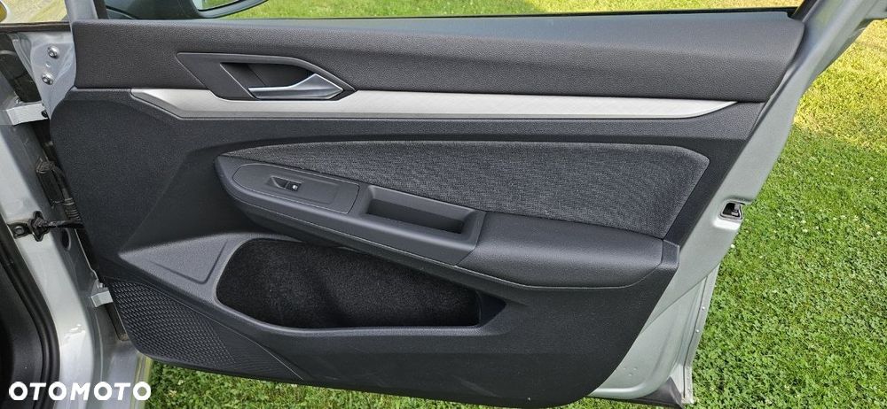 Volkswagen Golf 1.5 TSI EVO Life - 27