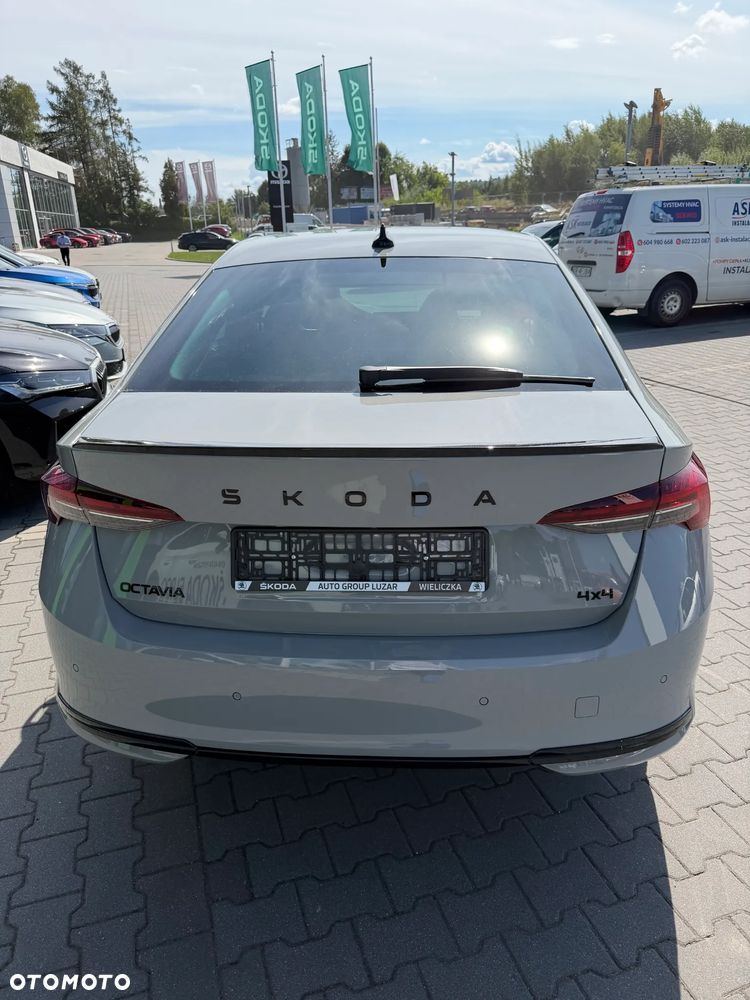 Skoda Octavia 2.0 TSI Sportline Tech 4x4 DSG - 3