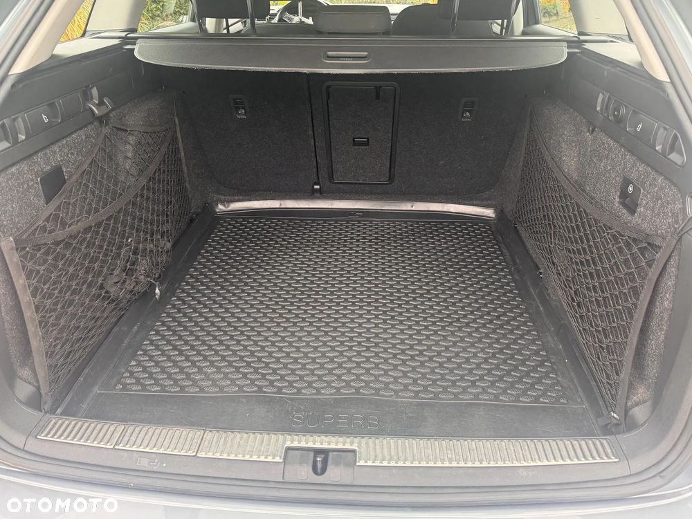 Skoda Superb 2.0 TDI Style DSG - 5
