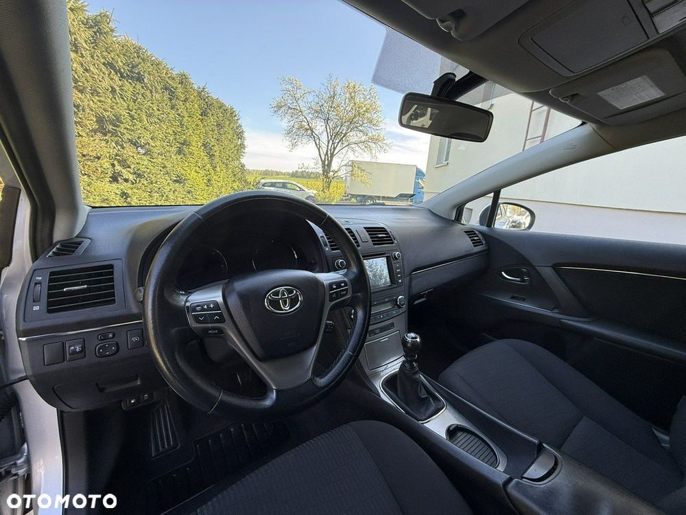 Toyota Avensis 1.8 Style - 21