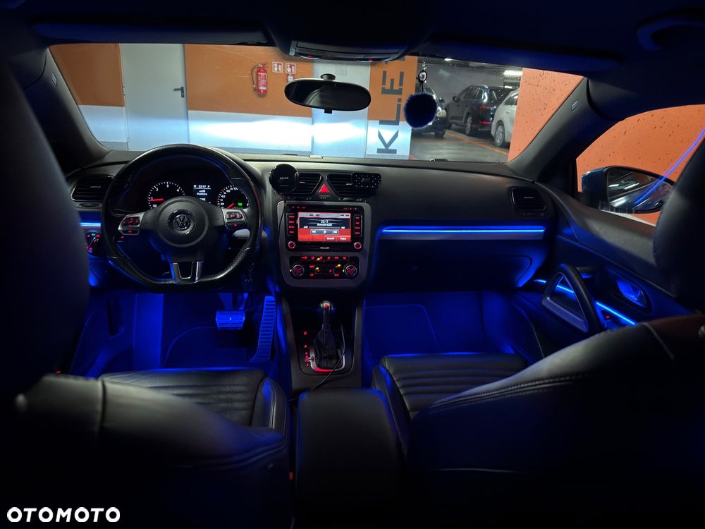 Volkswagen Scirocco 2.0 TDI DSG - 11