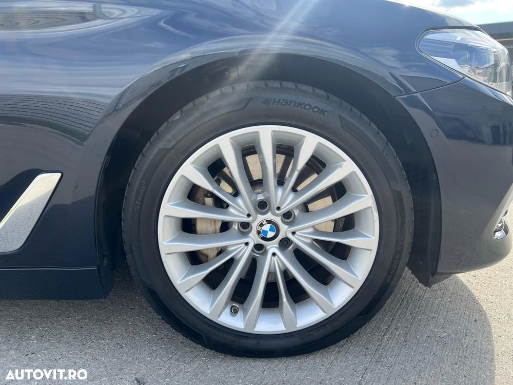 BMW Seria 5 530e Aut. Luxury Line - 24
