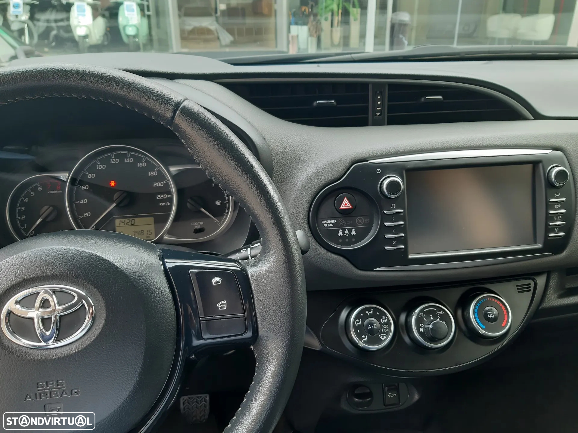 Toyota Yaris 1.0 VVT-i Comfort - 12