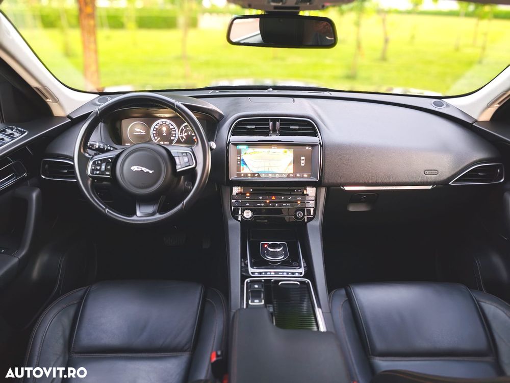 Jaguar F-Pace 20d AWD Aut. Prestige - 7