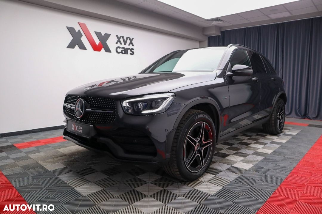 Mercedes-Benz GLC 300 e 4Matic 9G-TRONIC AMG Line Plus - 1