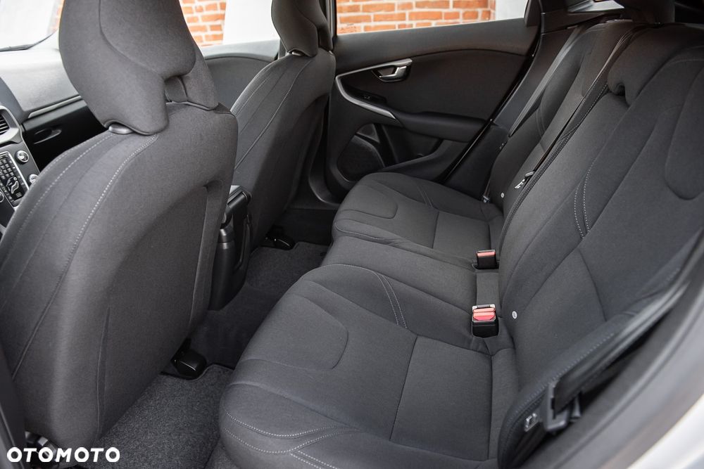 Volvo V40 D2 Kinetic - 25