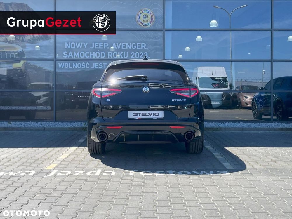 Alfa Romeo Stelvio - 5