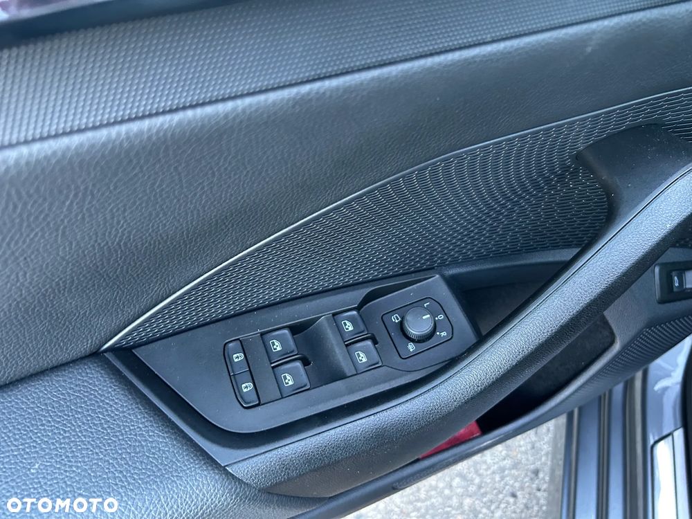 Skoda Octavia 1.5 TSI mHEV Selection DSG - 30