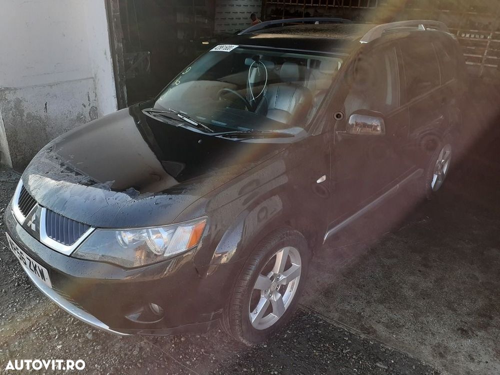 Dezmembrari dezmembrez  Mitsubishi Outlander 2.0 D, 2.2 D - 3