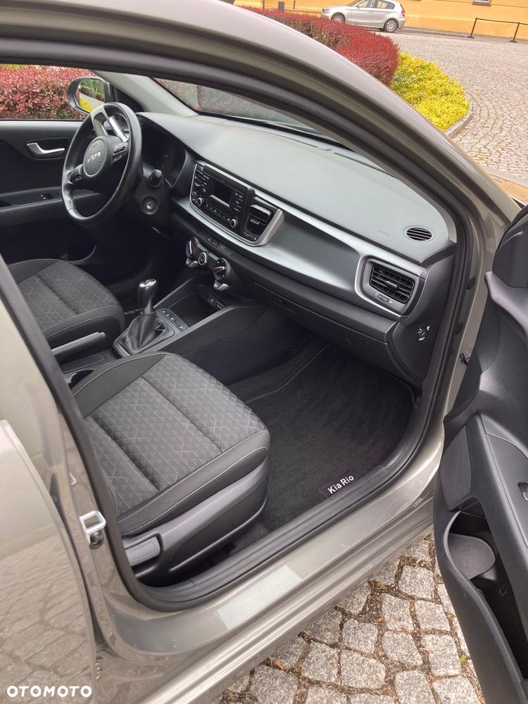 Kia Rio - 8