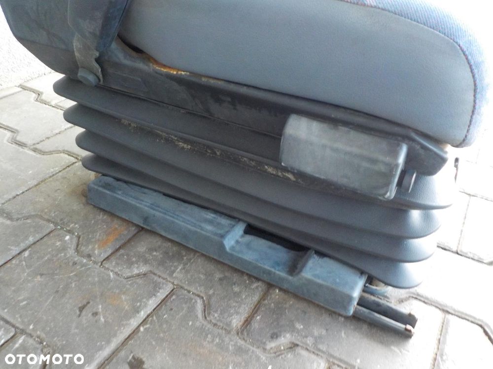 VW LT SPRINTER 96- FOTEL KIEROWCY PNEUMATYCZNY ISRI POMPOWANY - 5
