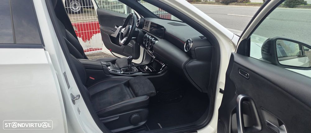 Mercedes-Benz A 180 AMG Line - 10