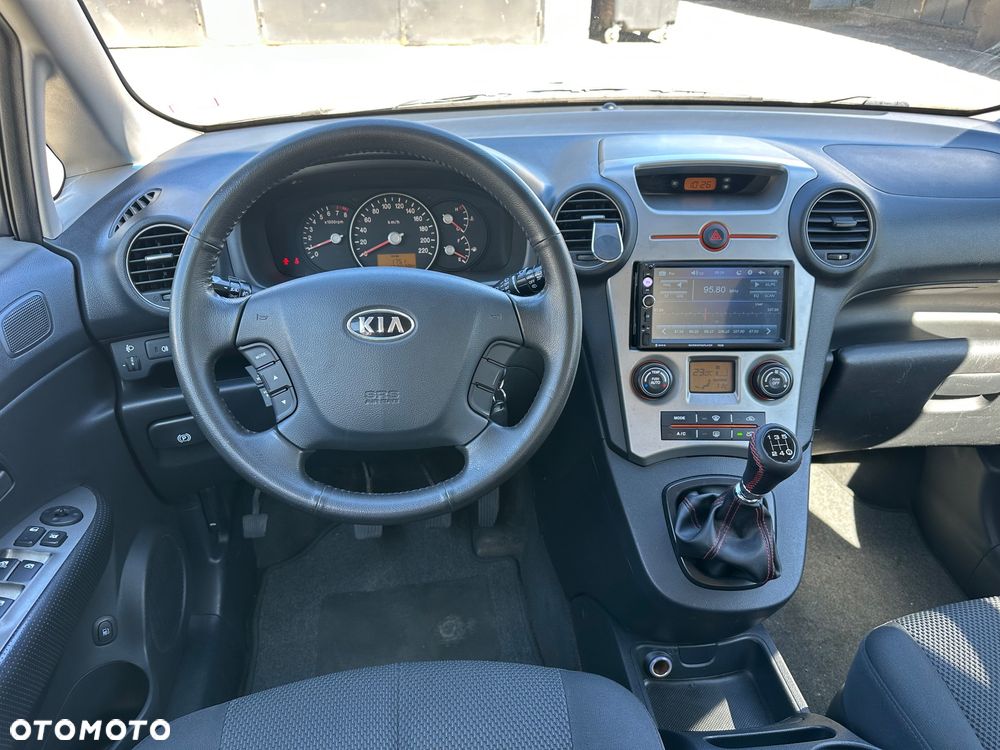 Kia Carens 2.0 CVVT Spirit - 11