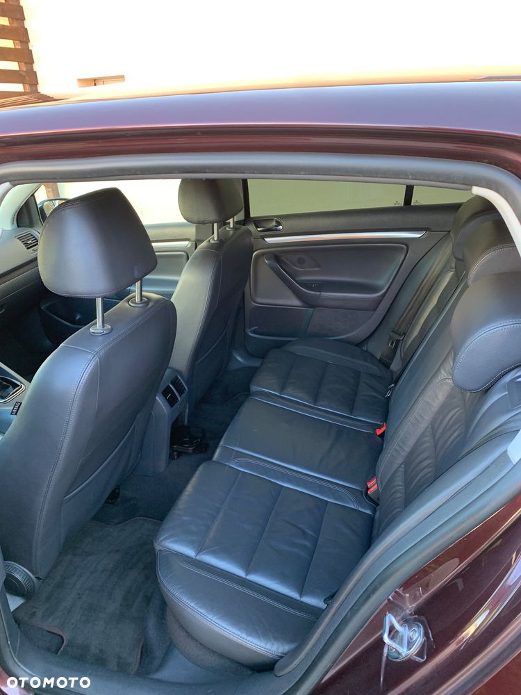 Volkswagen Golf 2.0 FSI Individual - 10