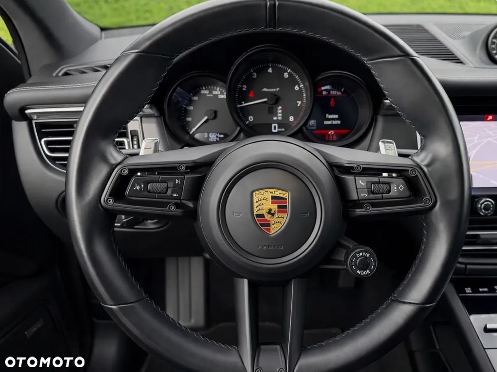 Porsche Macan T - 12