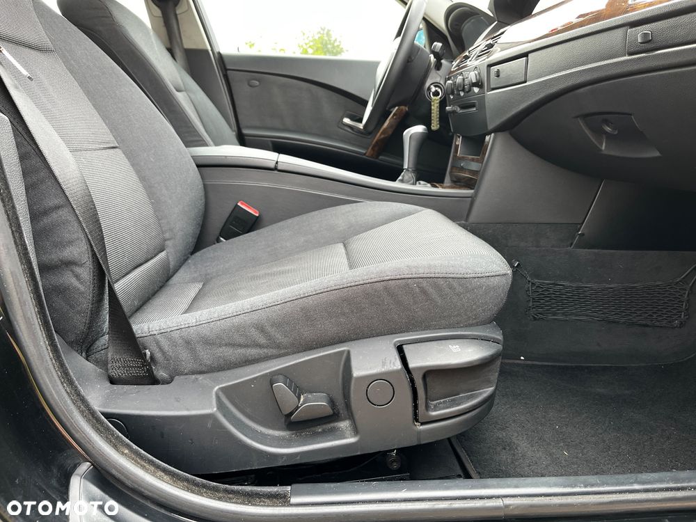 BMW Seria 5 523i - 21