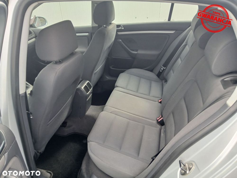 Volkswagen Golf - 22