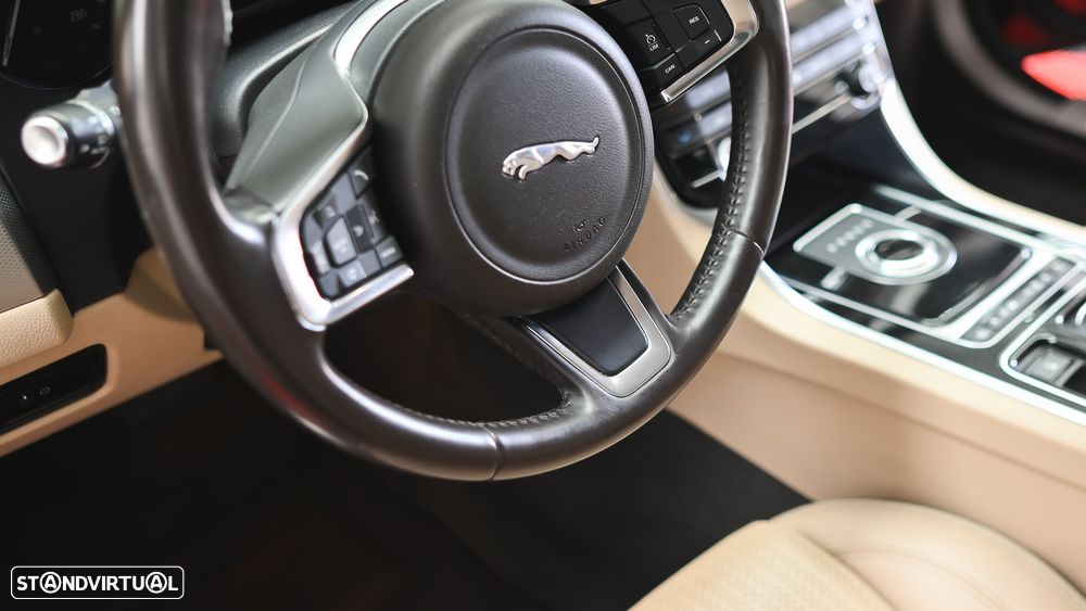 Jaguar XF Sportbrake 2.0 D Portfolio AWD Aut. - 34